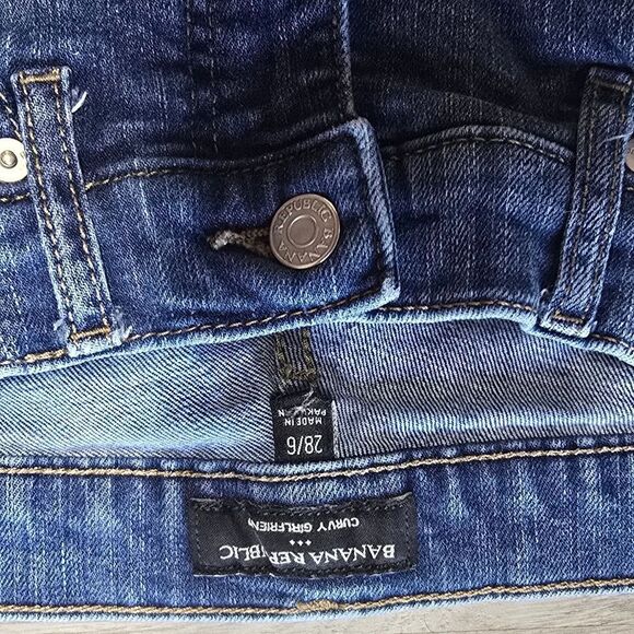 Banana Republic curvy girlfriend blue jean pants. - Picture 4 of 6